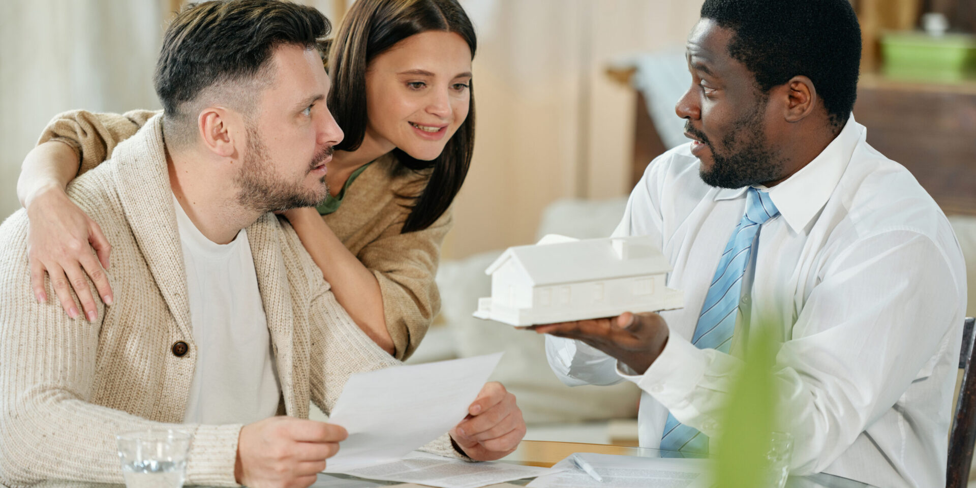 choosing between fixed rate and variable rate home loan