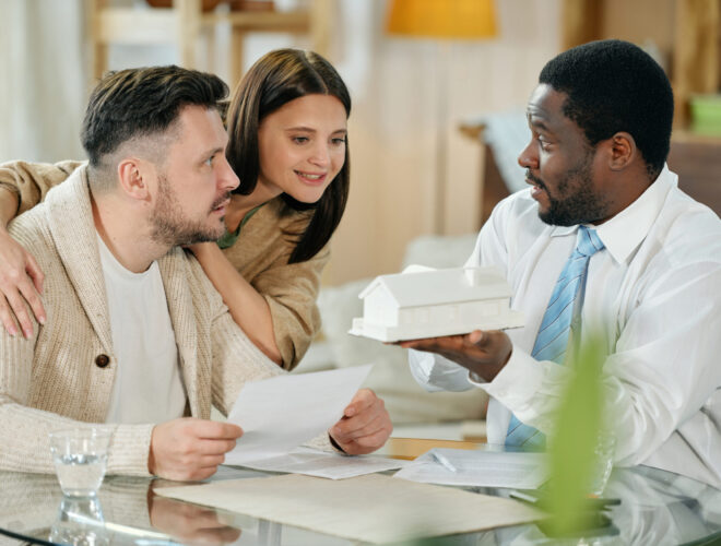 choosing between fixed rate and variable rate home loan